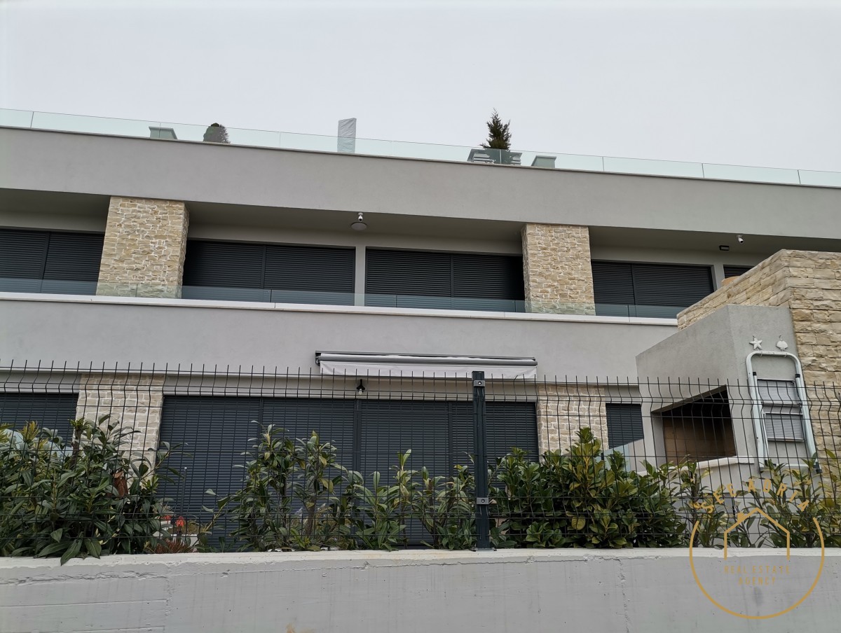 Modernly equipped terraced house, Novigrad