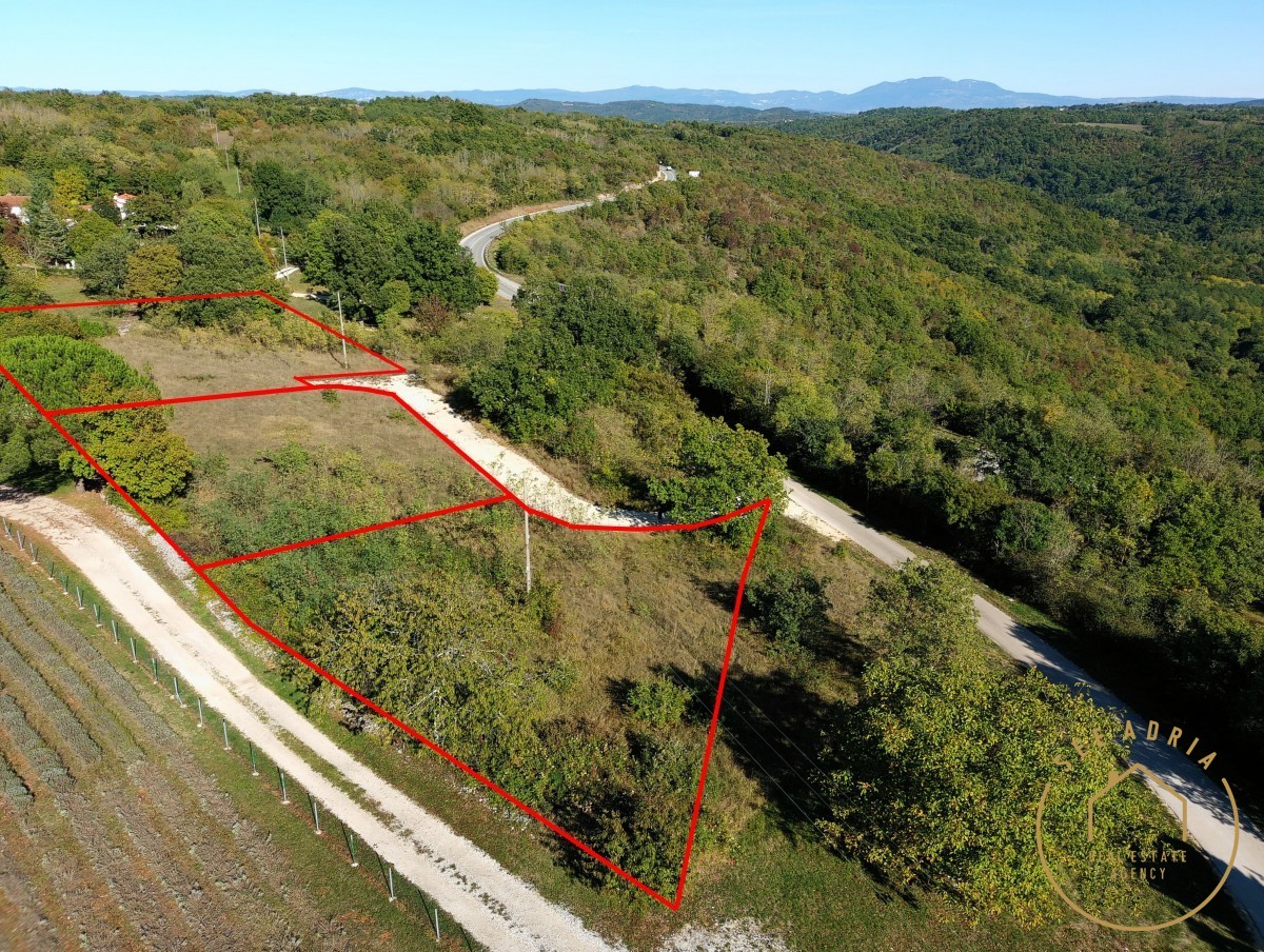 Building land in the heart of Istria