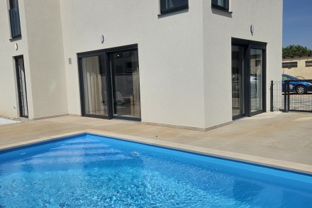 Modern terraced house with swimming pool, Novigrad